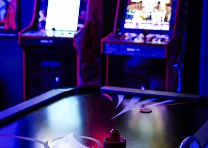 Game • Fire-pit • Playground • Gym • Billiard Holiday home Chicago